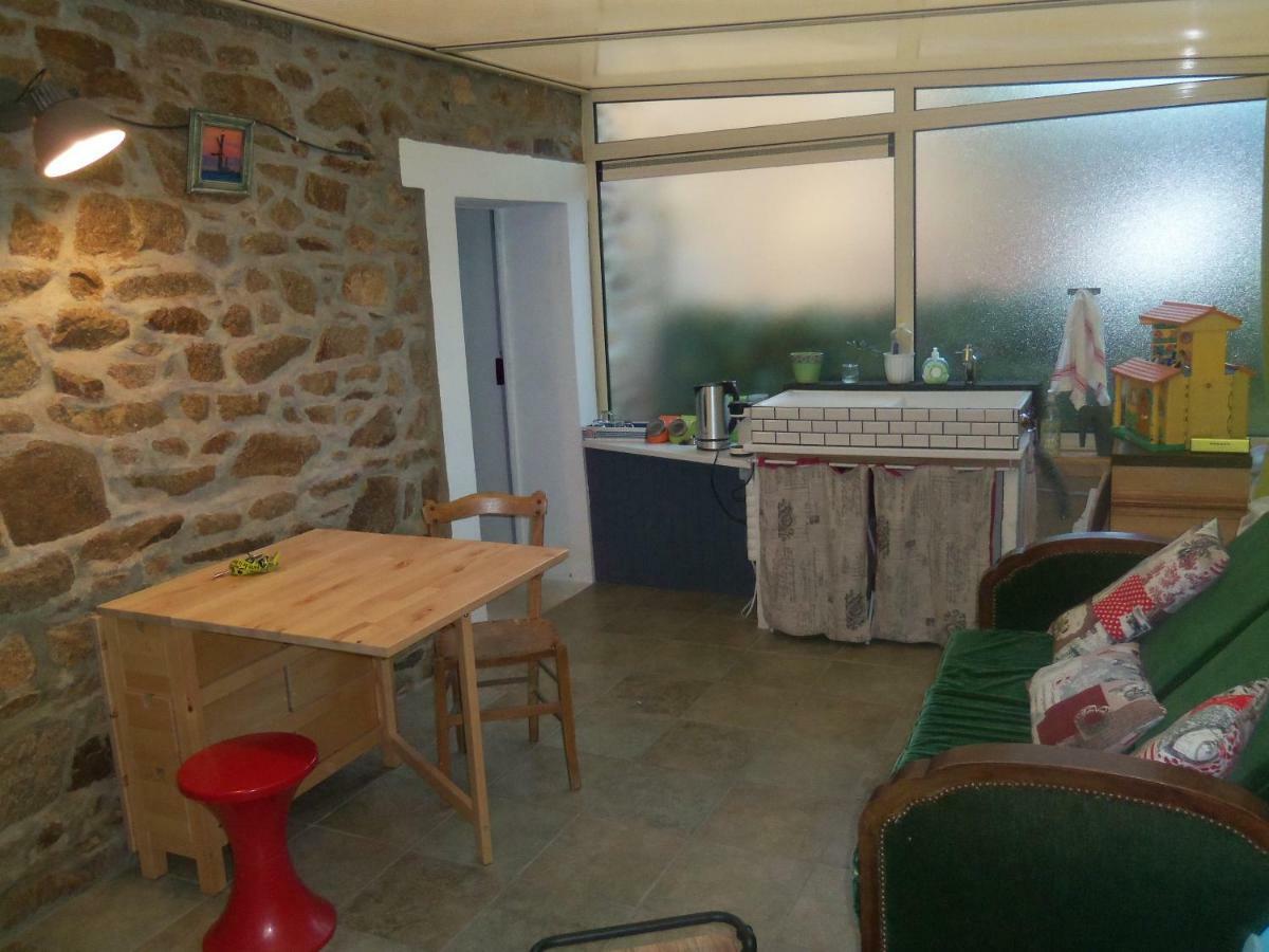 Do Mi Si La Do Re Gite Partage Saint-Carreuc 外观 照片